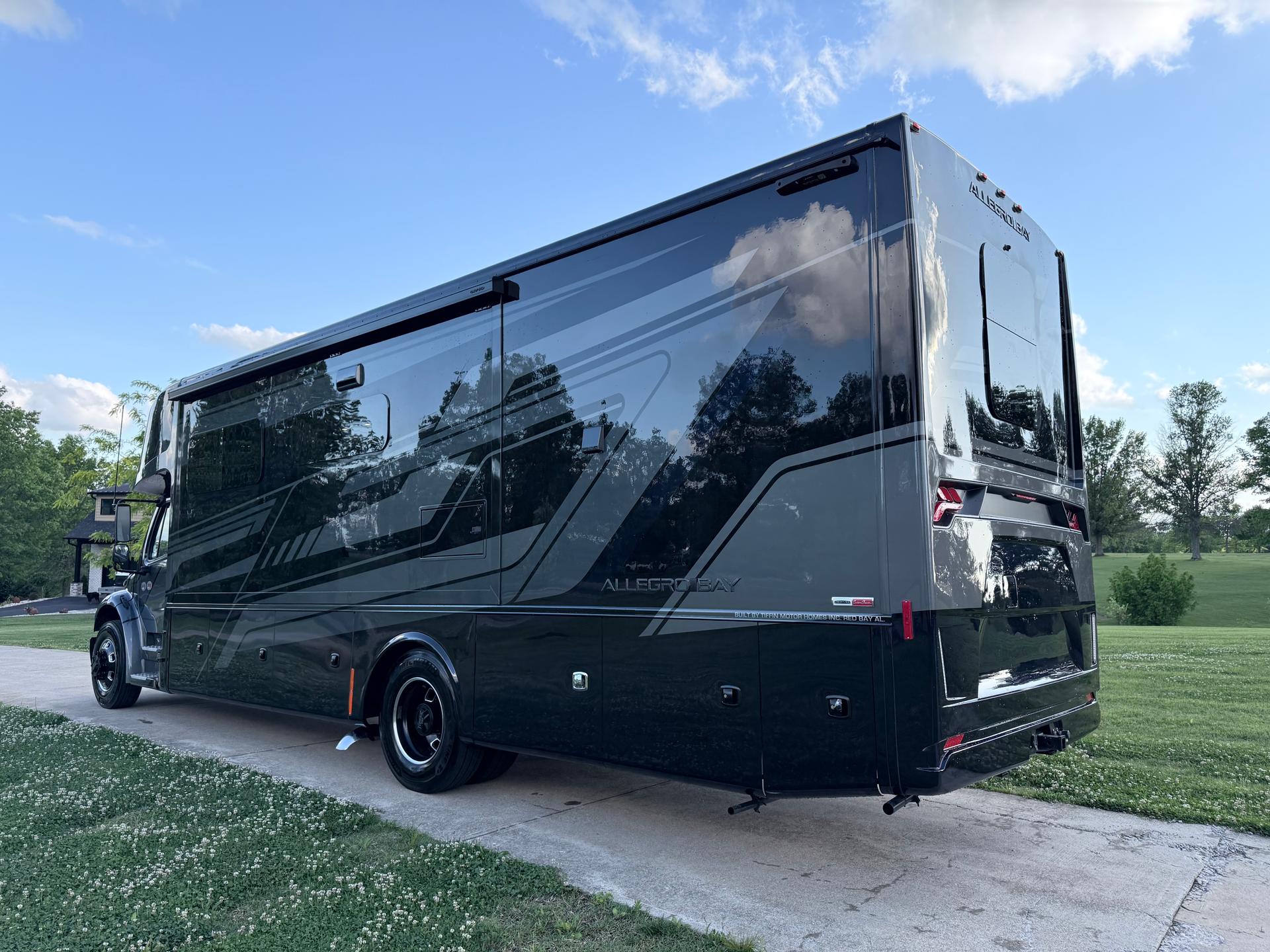 2026 Tiffin Motorhomes 2026 Tiffin Motorhomes Allegro Bay - thumbnail 6