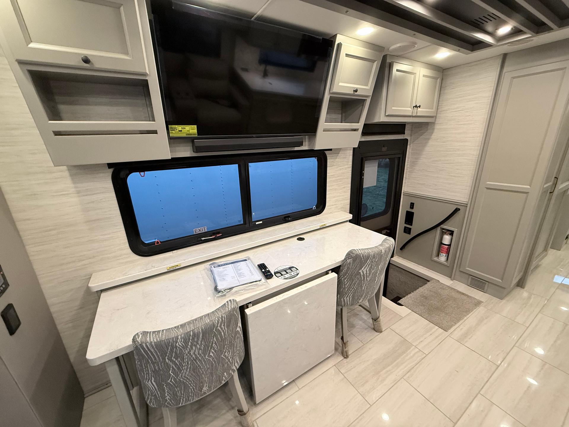 2026 Tiffin Motorhomes 2026 Tiffin Motorhomes Allegro Bay - thumbnail 19