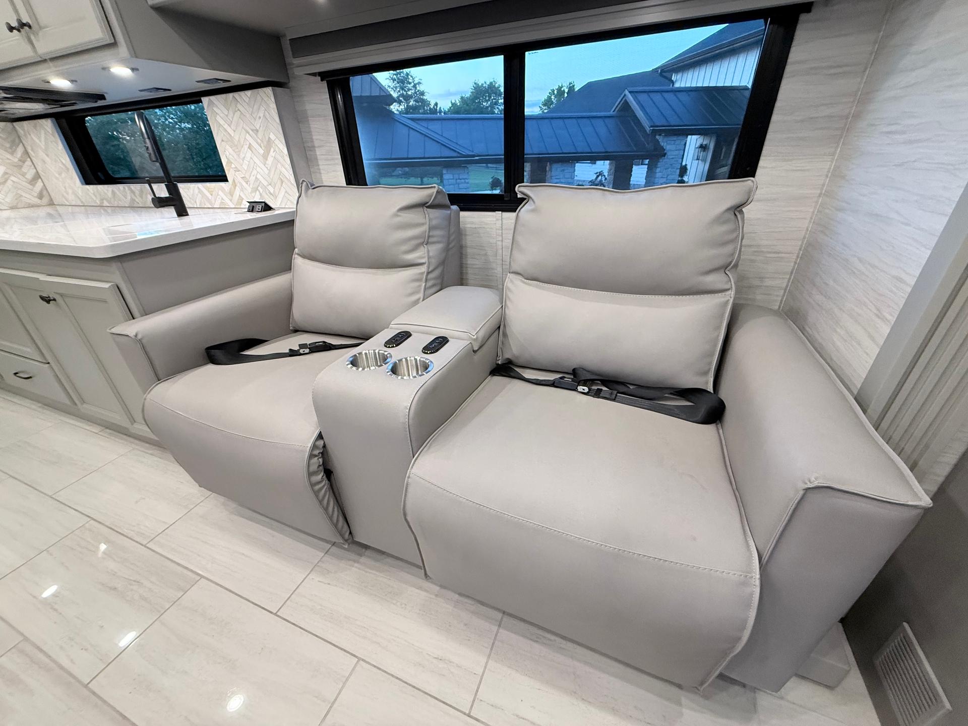 2026 Tiffin Motorhomes 2026 Tiffin Motorhomes Allegro Bay - thumbnail 23