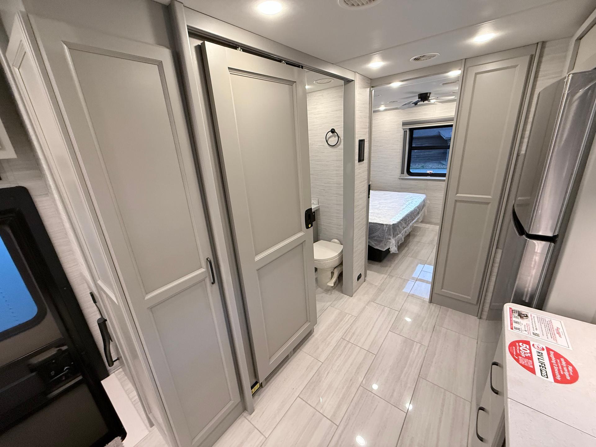 2026 Tiffin Motorhomes 2026 Tiffin Motorhomes Allegro Bay - thumbnail 32