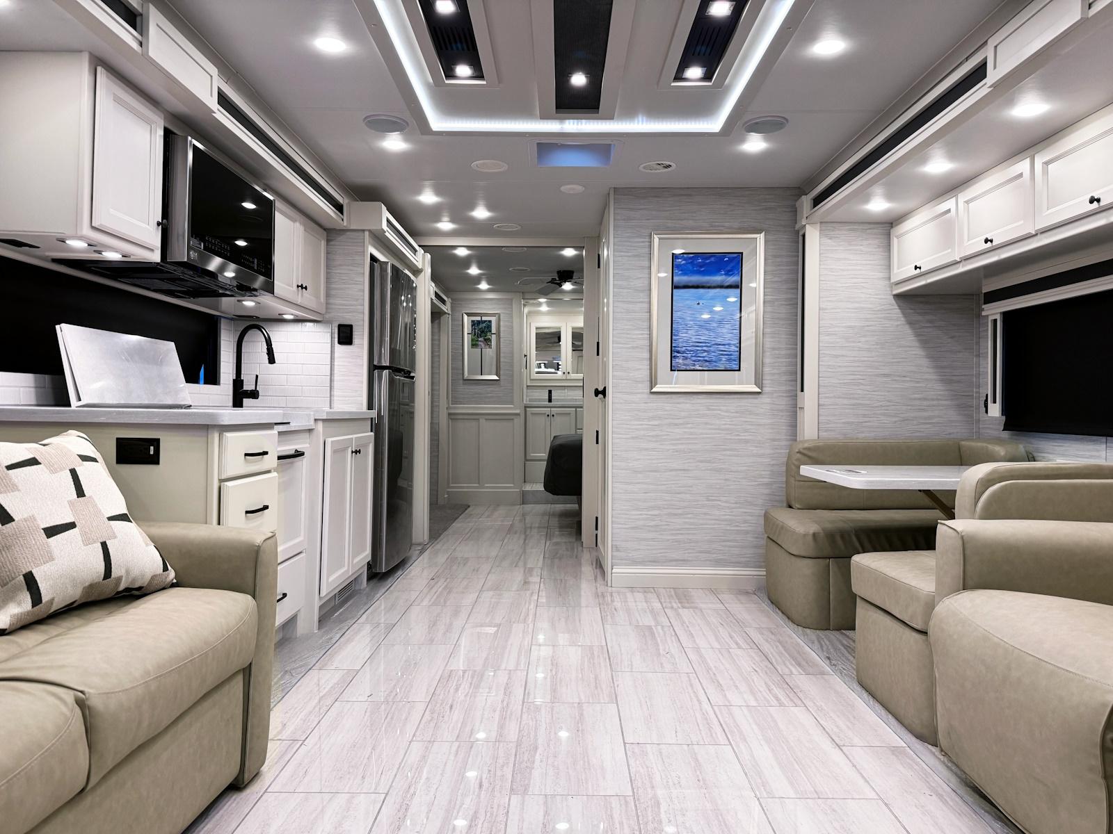 2026 Tiffin Motorhomes 2026 Tiffin Motorhomes Allegro Red - thumbnail 5
