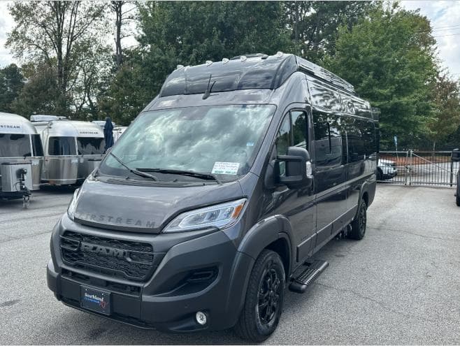 2026 Airstream 2026 Airstream Rangeline - thumbnail 8
