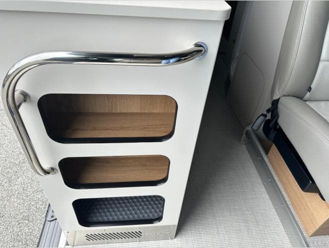 2026 Airstream 2026 Airstream Rangeline - thumbnail 11