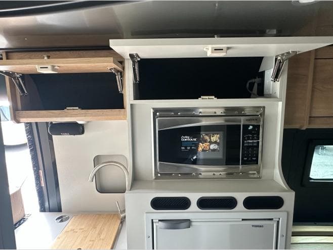 2026 Airstream 2026 Airstream Rangeline - thumbnail 18