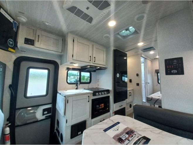 2026 East To West 2026 East To West Entrada - thumbnail 20