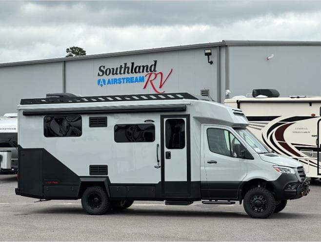 2026 Tiffin Motorhomes 2026 Tiffin Motorhomes Open Trail - thumbnail 3