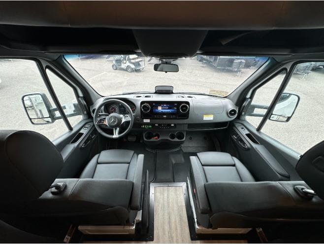 2026 Tiffin Motorhomes 2026 Tiffin Motorhomes Open Trail - thumbnail 12