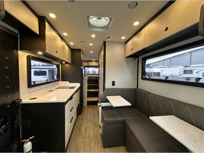 2026 Tiffin Motorhomes 2026 Tiffin Motorhomes Open Trail - thumbnail 15