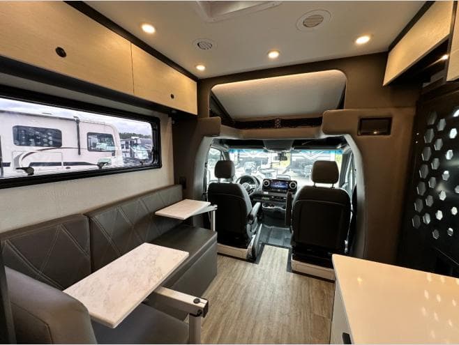2026 Tiffin Motorhomes 2026 Tiffin Motorhomes Open Trail - thumbnail 29