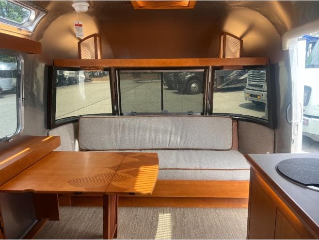 2026 Airstream 2026 Airstream Frank Lloyd Wright Limited Edition - thumbnail 9