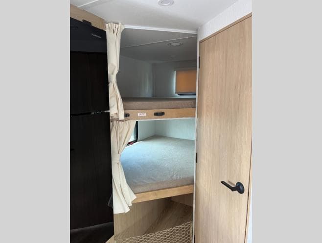 2026 Winnebago 2026 Winnebago Thrive - thumbnail 13