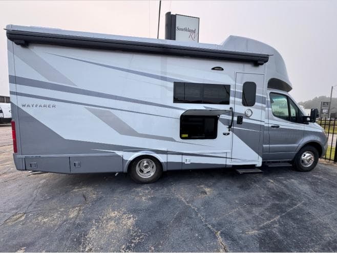 2026 Tiffin Motorhomes 2026 Tiffin Motorhomes Wayfarer - thumbnail 3