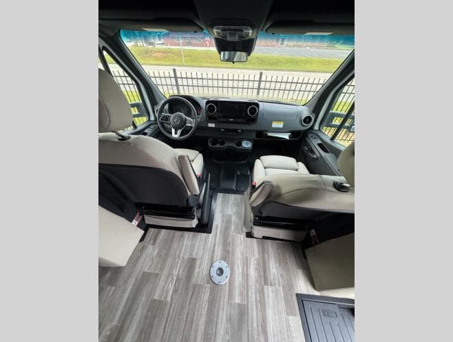 2026 Tiffin Motorhomes 2026 Tiffin Motorhomes Wayfarer - thumbnail 8