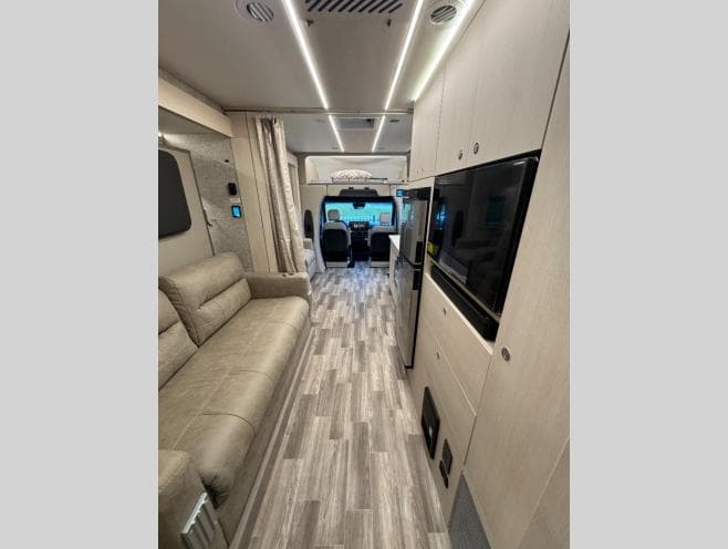 2026 Tiffin Motorhomes 2026 Tiffin Motorhomes Wayfarer - thumbnail 17