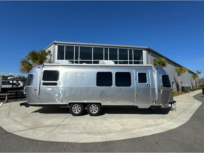 2026 Airstream 2026 Airstream Flying Cloud - thumbnail 4