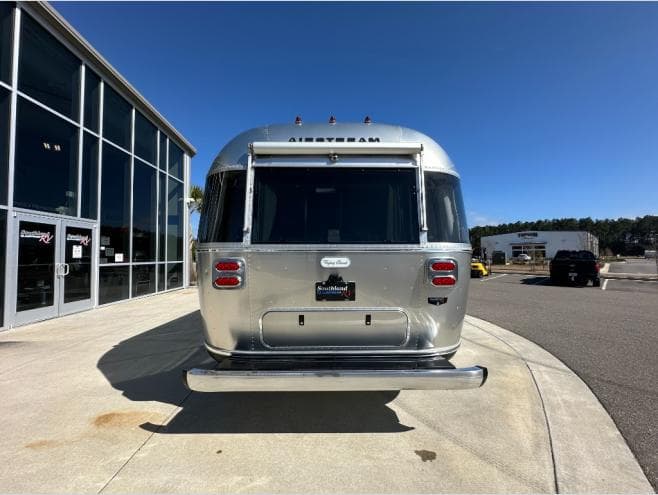 2026 Airstream 2026 Airstream Flying Cloud - thumbnail 6