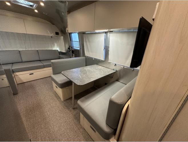 2026 Airstream 2026 Airstream Flying Cloud - thumbnail 19