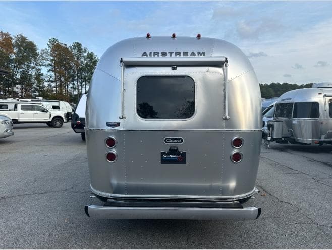 2026 Airstream 2026 Airstream Caravel - thumbnail 4