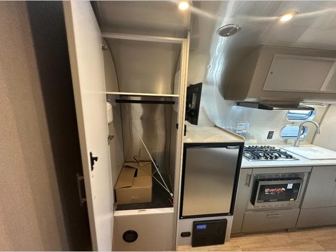 2026 Airstream 2026 Airstream Caravel - thumbnail 7