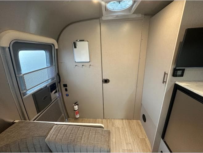 2026 Airstream 2026 Airstream Caravel - thumbnail 17