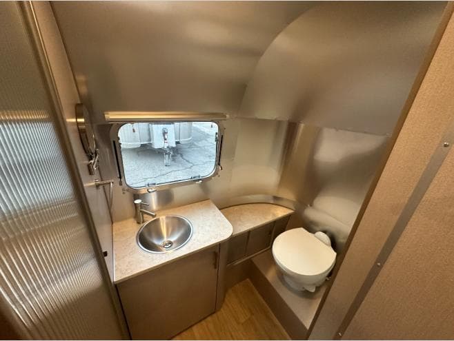 2026 Airstream 2026 Airstream Caravel - thumbnail 18