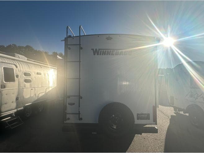 2026 Winnebago 2026 Winnebago Micro Minnie - thumbnail 3