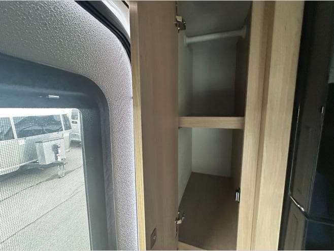 2026 Winnebago 2026 Winnebago Thrive - thumbnail 8