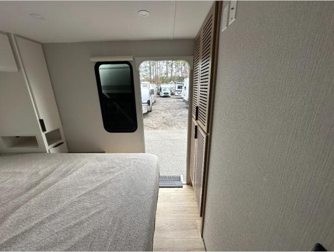 2026 Winnebago 2026 Winnebago Thrive - thumbnail 20
