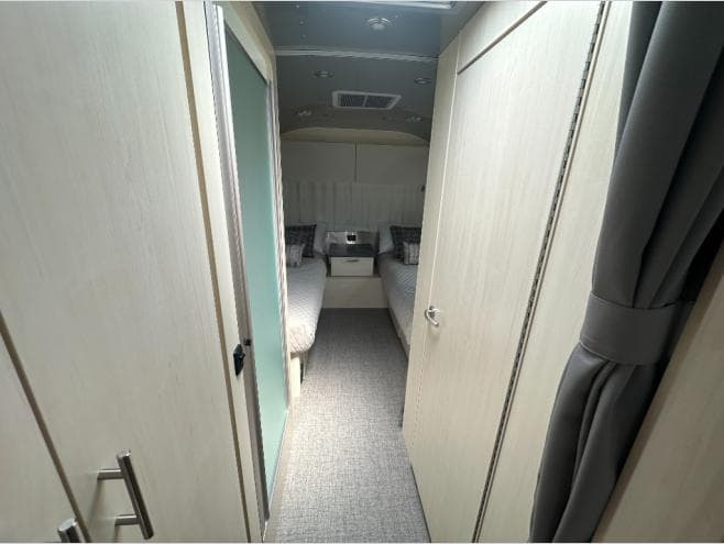 2026 Airstream 2026 Airstream Flying Cloud - thumbnail 17