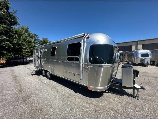 2026 Airstream Globetrotter 27FB Twin