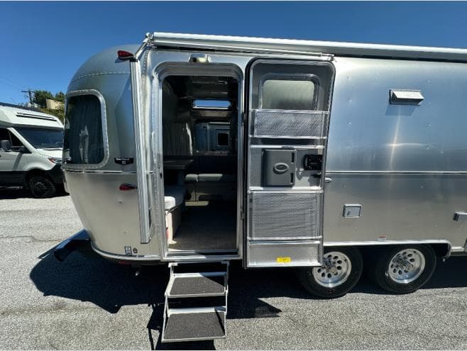 2026 Airstream 2026 Airstream Globetrotter - thumbnail 7