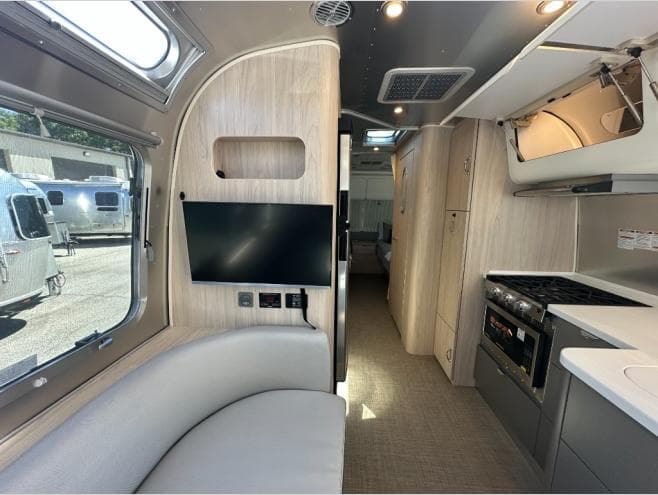 2026 Airstream 2026 Airstream Globetrotter - thumbnail 11