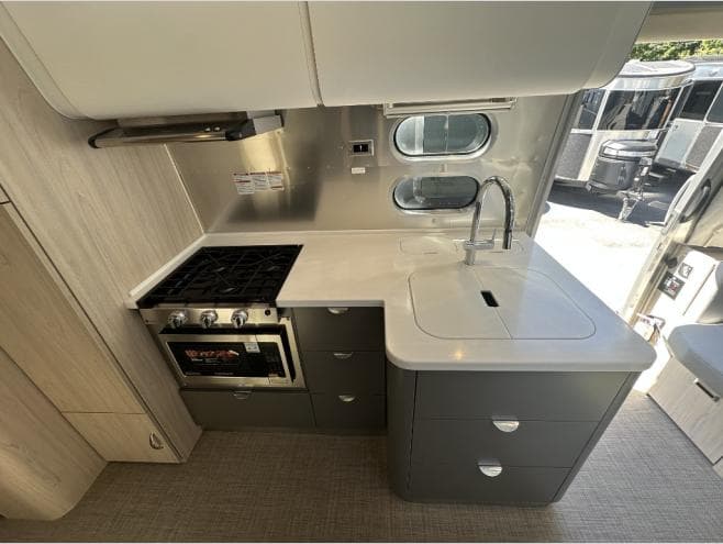 2026 Airstream 2026 Airstream Globetrotter - thumbnail 12