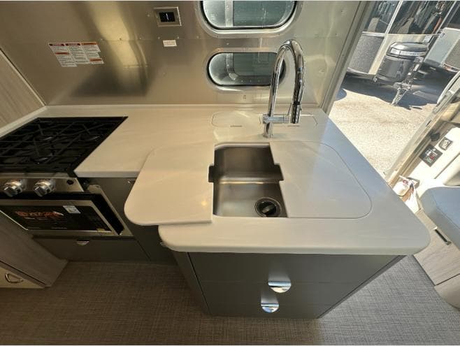 2026 Airstream 2026 Airstream Globetrotter - thumbnail 13