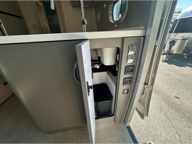 2026 Airstream 2026 Airstream Globetrotter - thumbnail 15
