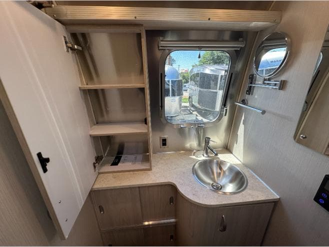 2026 Airstream 2026 Airstream Globetrotter - thumbnail 23