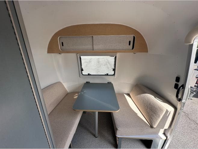 2026 Airstream 2026 Airstream World Traveler - thumbnail 7