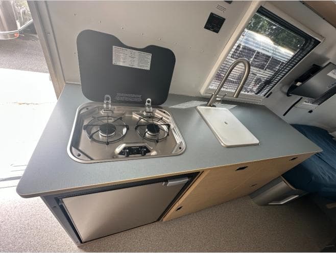 2026 Airstream 2026 Airstream World Traveler - thumbnail 10