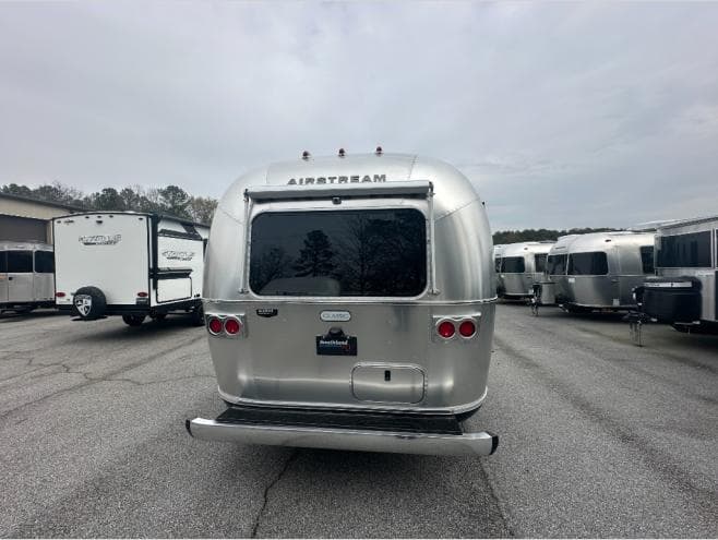 2026 Airstream 2026 Airstream Classic - thumbnail 3