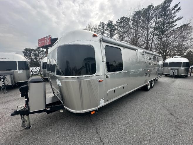 2026 Airstream 2026 Airstream Classic - thumbnail 4