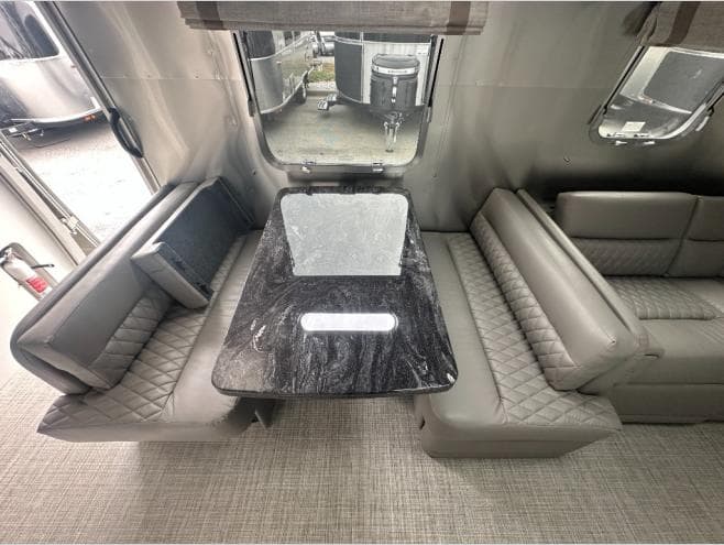 2026 Airstream 2026 Airstream Classic - thumbnail 20