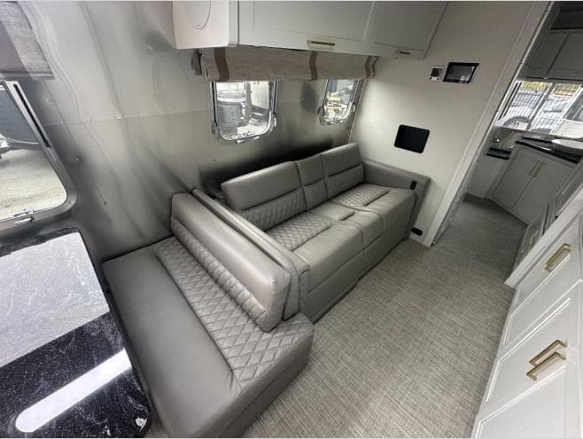 2026 Airstream 2026 Airstream Classic - thumbnail 21