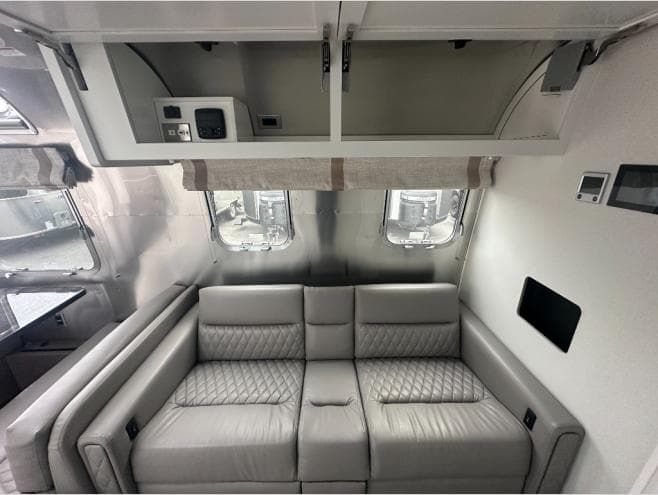 2026 Airstream 2026 Airstream Classic - thumbnail 22