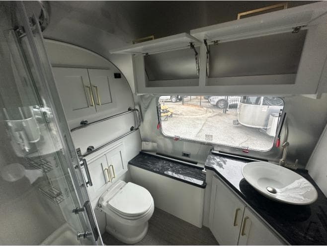 2026 Airstream 2026 Airstream Classic - thumbnail 25