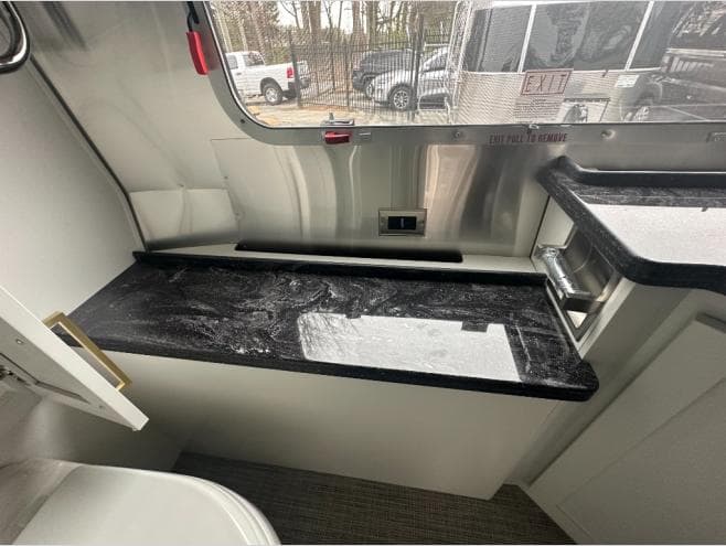 2026 Airstream 2026 Airstream Classic - thumbnail 29