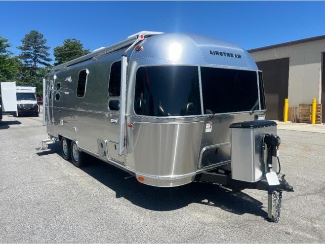 2026 Airstream International 25FB Twin