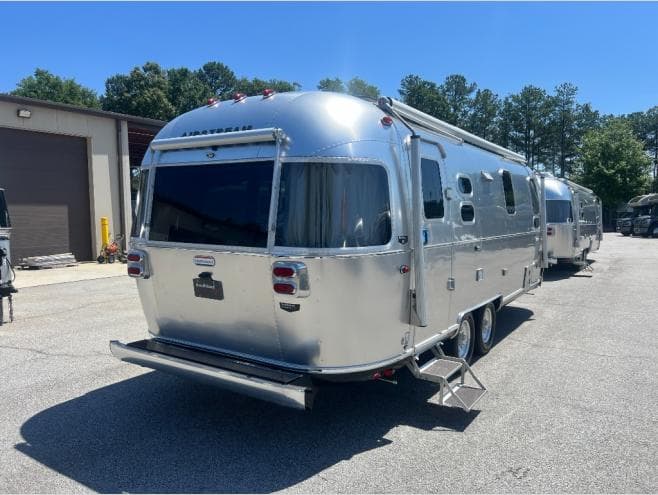 2026 Airstream 2026 Airstream International - thumbnail 4