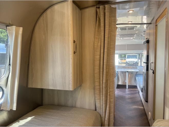 2026 Airstream 2026 Airstream International - thumbnail 15