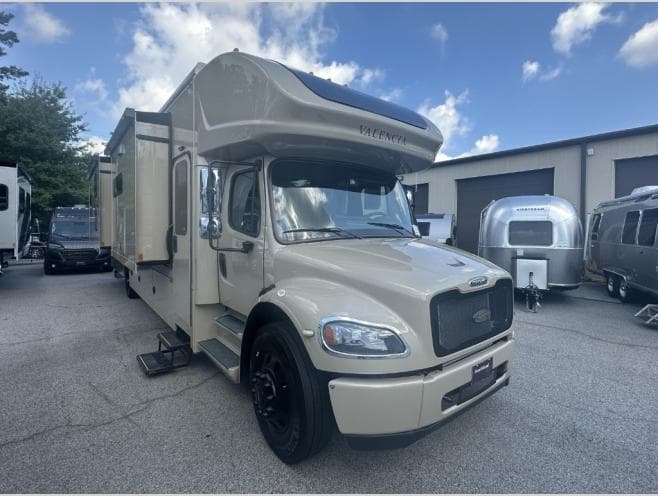 2027 Renegade Valencia 39BB