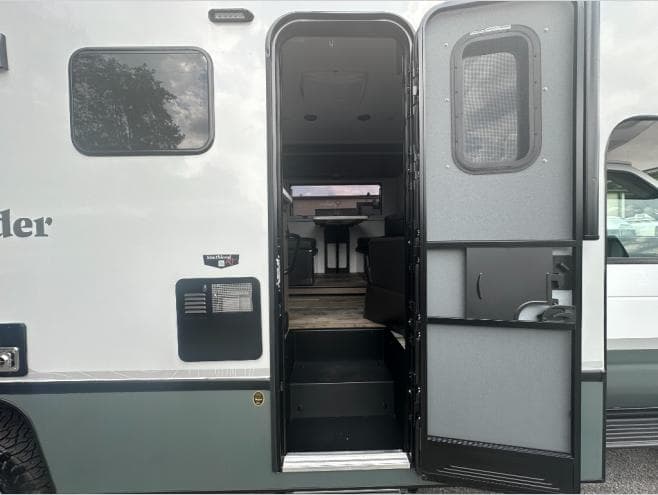 2026 Adventurer 2026 Adventurer Overlander - thumbnail 6